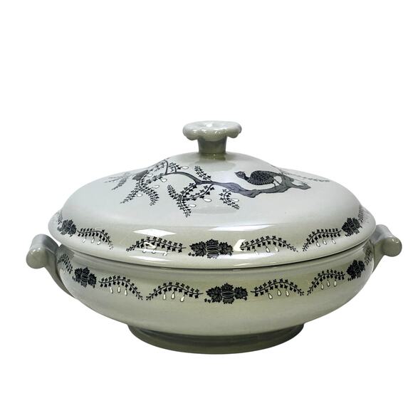 Wedgwood 1957-1964 Retired 'Partridge in a Pear Tree' 8.25" Covered Serving Dish - Picture 1 of 6